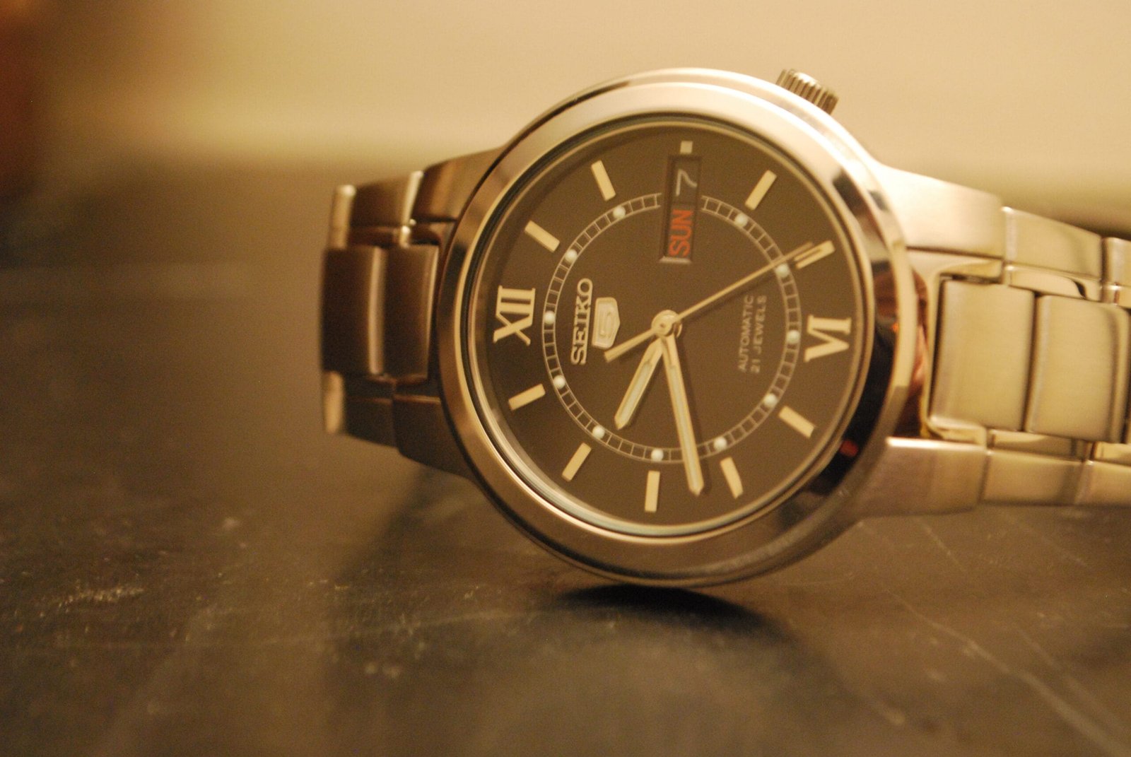 Seiko 5 SNKA23 automatic watch with a Hardlex mineral crystal