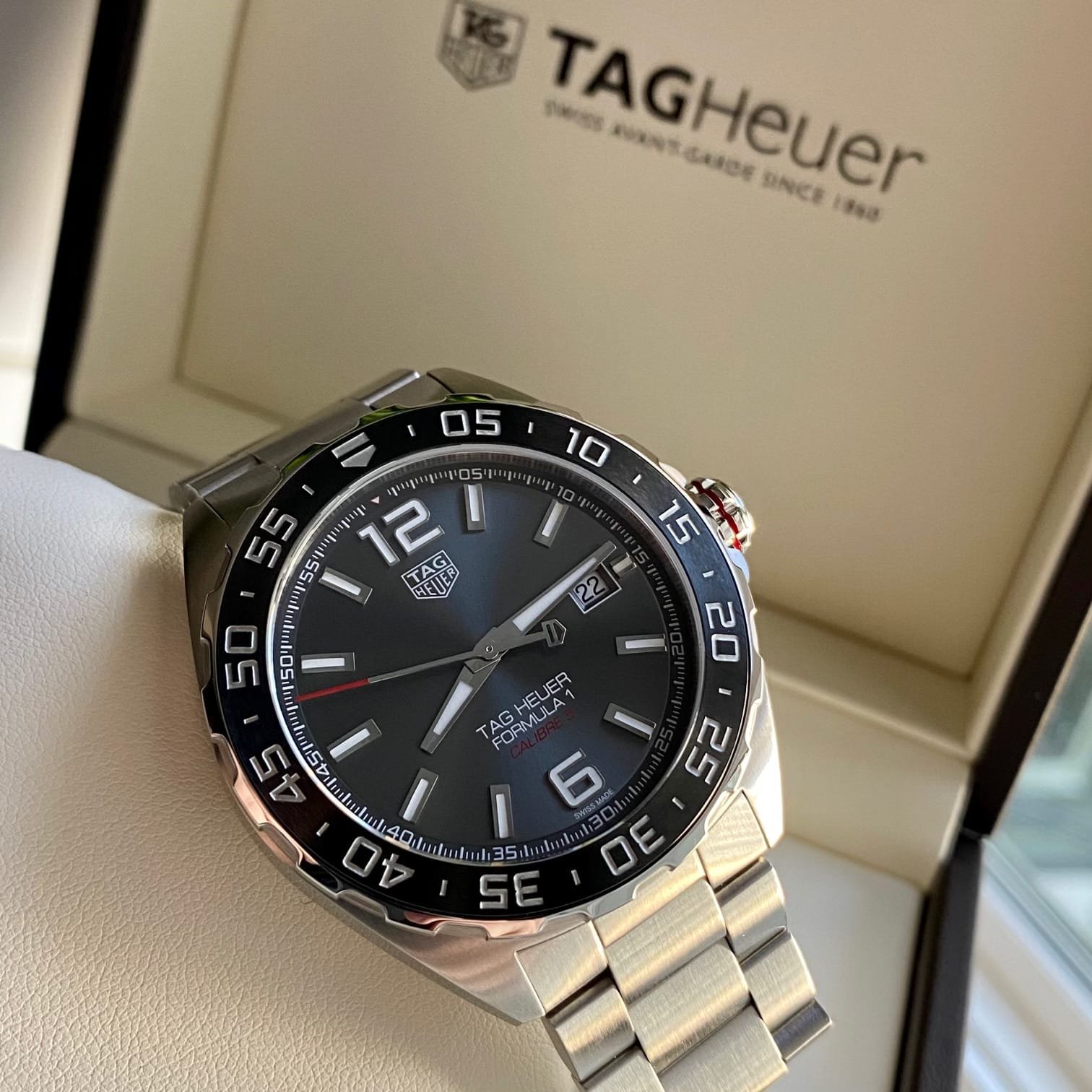 TAG Heuer Formula 1 Calibre 5 automatic with a flat crystal over the dial