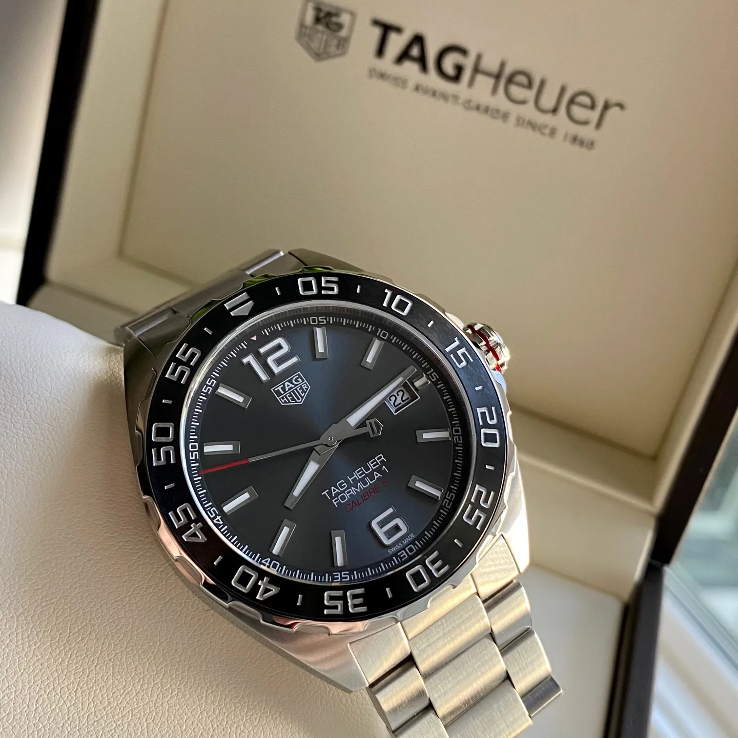 TAG Heuer Formula 1 Calibre 5, an automatic model with no battery